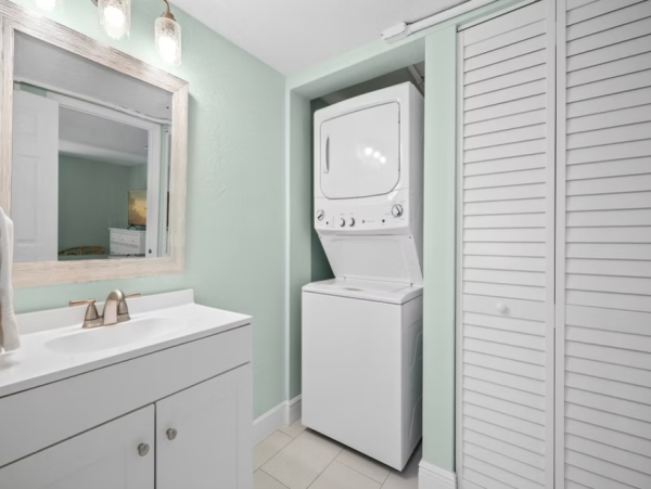 Beachside Retreat 4-Bedroom Home Rental - Your Perfect Island Getaway